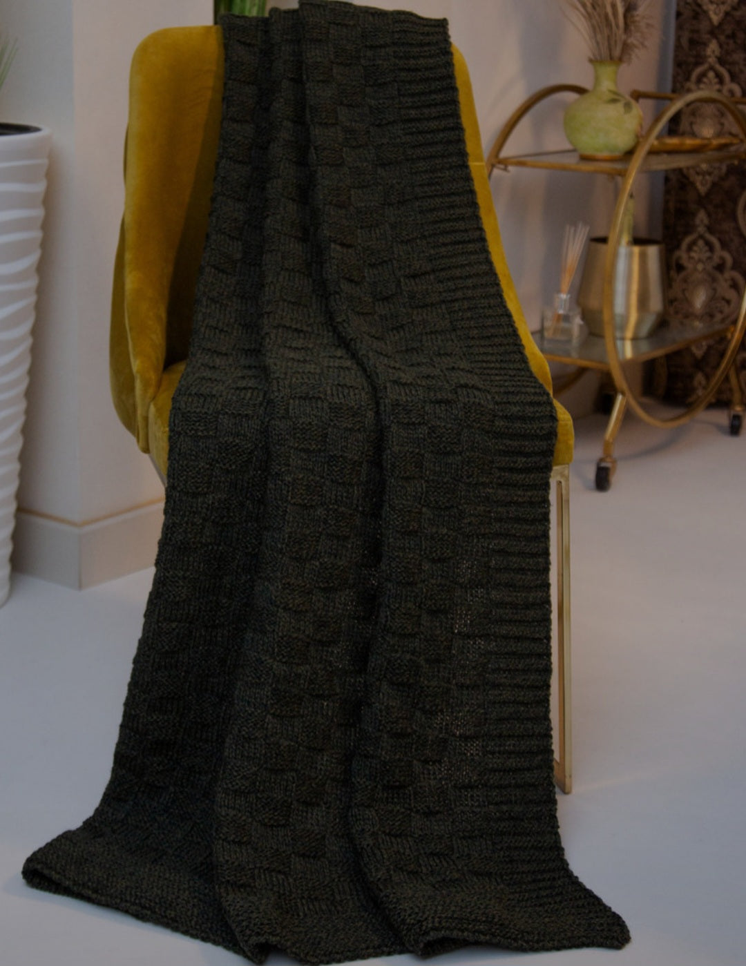 67"x45" Large 100% Virgin Wool, Blanket, Throw Made In Ireland, Authentic, colorful , Sale