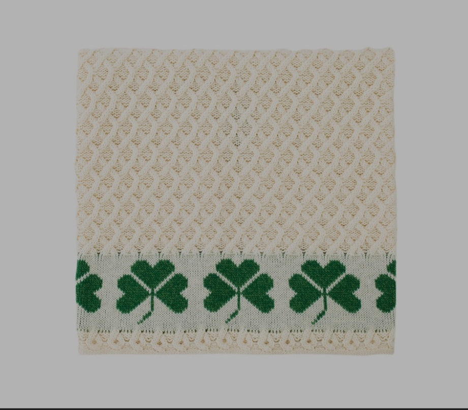 Soft No itch 100% Merino Wool Throw Blanket w Shamrocks 60x40in