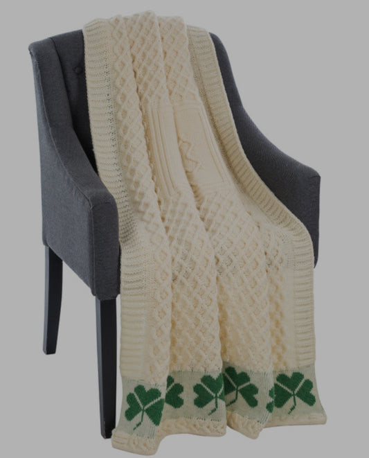 Soft No itch 100% Merino Wool Throw Blanket  w Shamrocks 60x40in